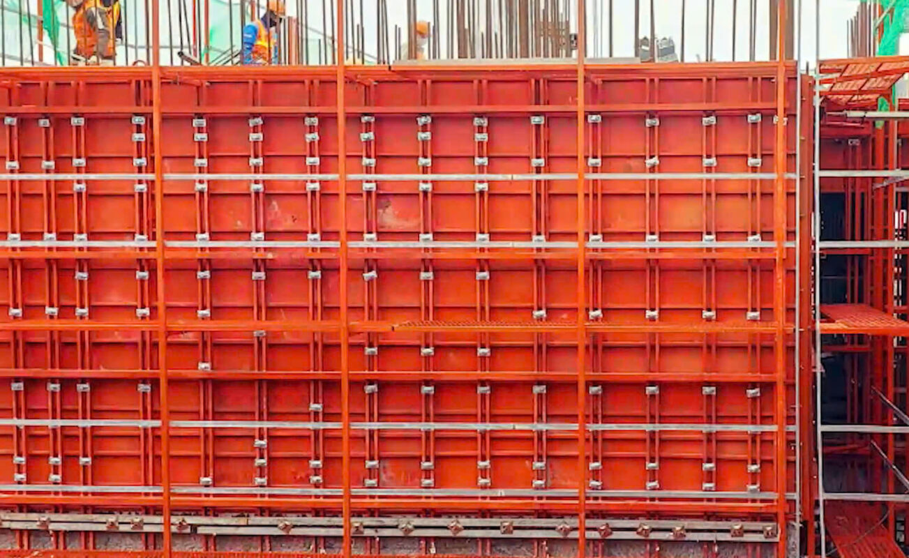 Sự khác biệt về công nghệ thi công được áp dụng tại chung cư The Fibonan Hinh anh van khuon thi cong chung cu The Fibonan